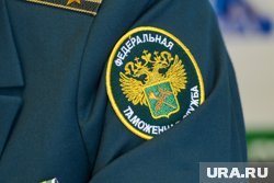 Таможенники задержали машину с пистолетами на сумму от 3 миллионов рублей