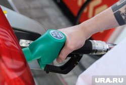 Стоимость бензина достигла 73 208 рублей за тонну
