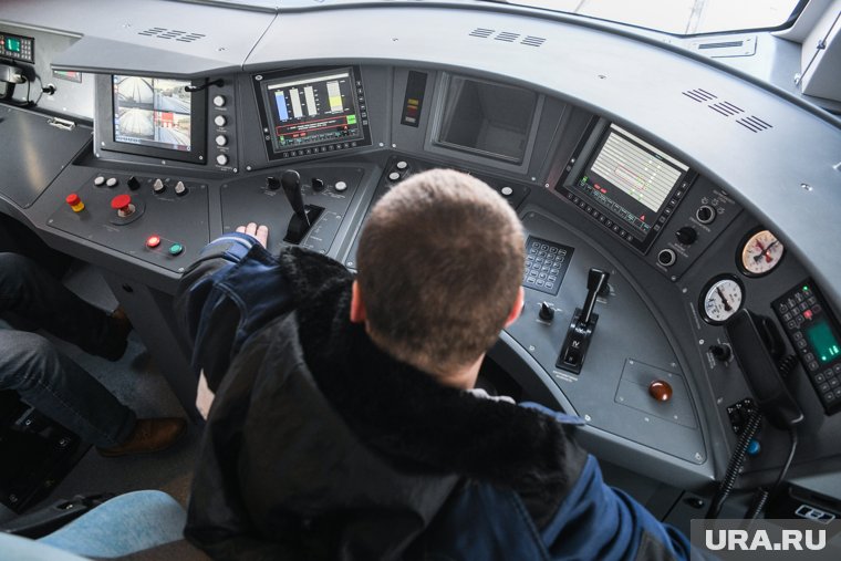 К концу 2025 года хотят обучить 200 машинистов для работы на ВСМ Москва — Санкт-Петербург