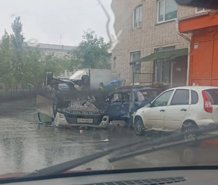 Очевидцы сообщают, что в ДТП участвовала "Газель"