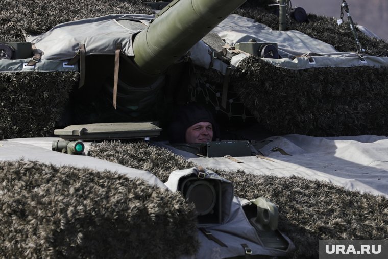 Полное преимущество России на поле боя США сочли поводом перейти от поиска компромисса к угрозам, отмечает эксперт
