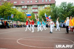 В Кургане школа обзавелась площадкой для линеек (архивное фото)