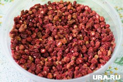 Маленькую баночку земляники можно купить за 450 рублей