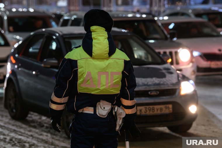 Сплошную проверку  провели сотрудники ДПС в центре Тюмени 