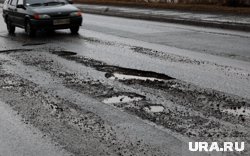 По такой дороге сотни жителей Кыштыма ездят в сады и на базы отдыха (архивное фото)