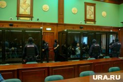 Большой зал позволил вместить огромное количество человек 