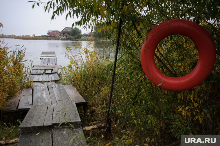 Дача находится у водоема