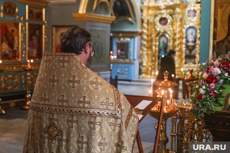 В церквях проводят службы и освещают мед, мак и воду
