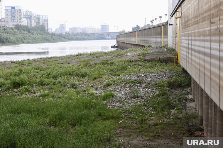 Уровень воды в реке Тура за неделю упал на полтора метра