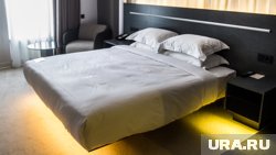 В номерах должны быть кровати King size, а в отеле - персонал со знанием  языков