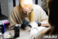 Средняя стоимость маникюра в ЯНАО - 1500 рублей