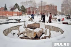 В сквере барона Розена меняют тротуарную плитку и бордюры