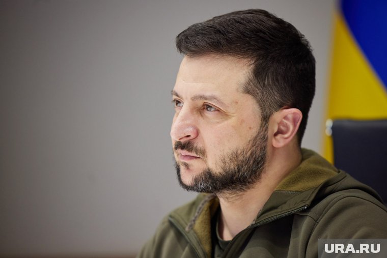Зеленский предложил повысить возрастное ограничение на пересечение границы до 22 лет