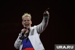 Shaman привел на красную дорожку свою избранницу