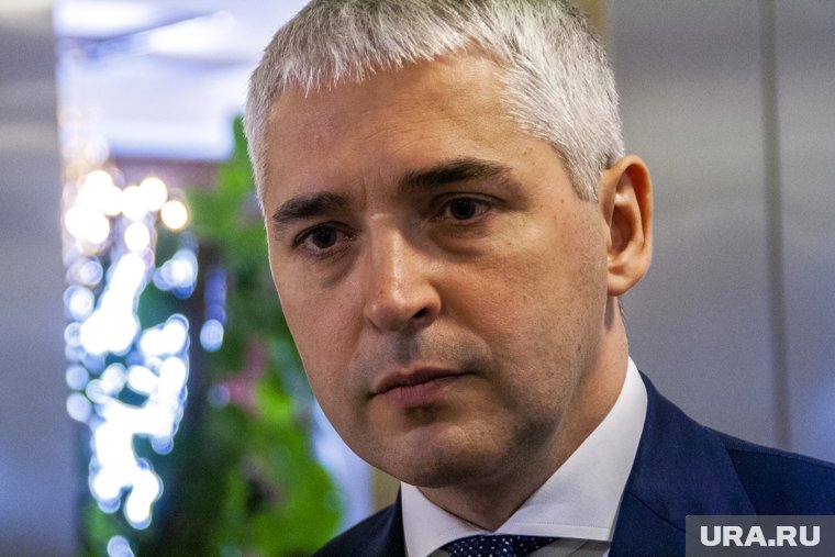Алескей Романов посетил последний звонок в школе №12