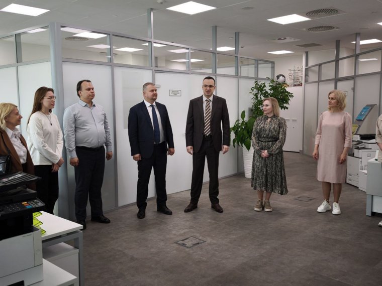 Нового директора коллективу АПИСО представил Дмитрий Ионин