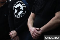 На вечеринке «в стиле 90-х» собралось больше 20 человек