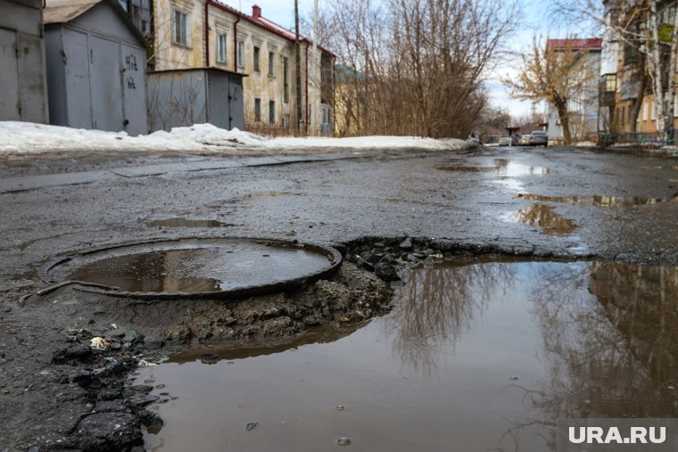 В ЯНАО заместитель главы Лабытнанги привлечен к ответственности за отсутствие контроля за сохранностью автомобильных дорог местного значения