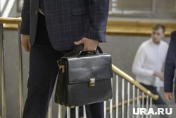Олег Шмаков ушел в отставку 