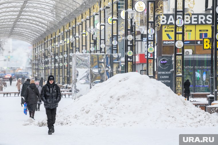 Снежные кучи планируют вывезти в ночь с 17 на 18 декабря