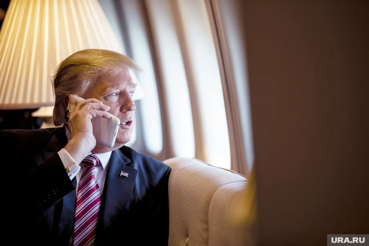 Изначально Белый дом сообщал, что Трамп выйдет к прессе