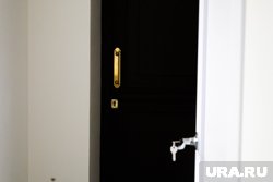 Жителей ХМАО зовут делать двери в Израиль