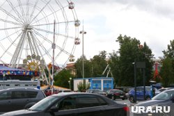Тюменцы любят парк за большой выбор каруселей и атмосферу