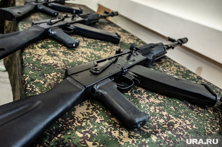 В ходе обысков у членов группировки «Параграф 88»* были изъяты автоматы Калашникова