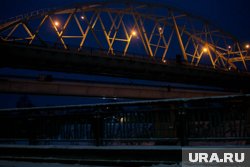 Длина моста — 1316 метров, а высота — 15 метров