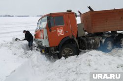 Два Камаза столкнулись на 51 километре трассы Тазовский = Коротчаево