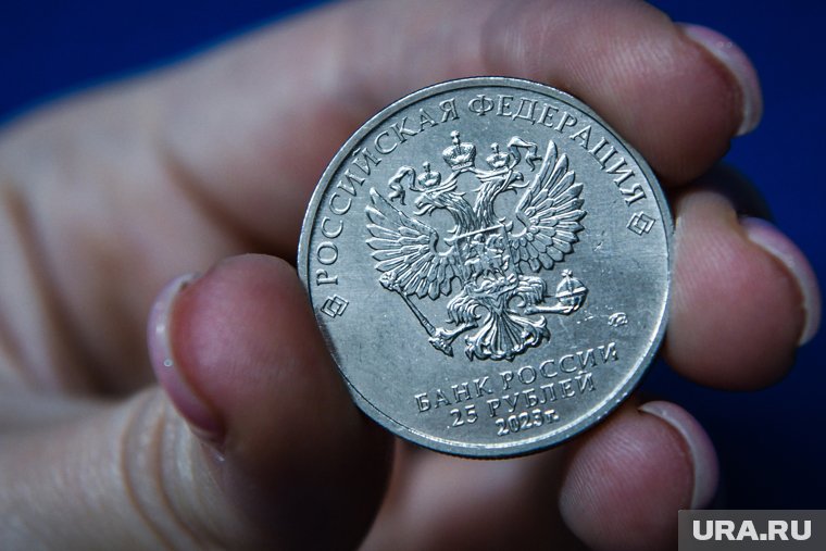 Целых 64% югорчан выбирают хранить деньги в рублях