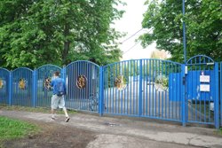 Проход на территорию детсада «Василек» временно закрыт 