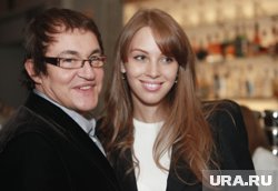 Дибров планирует отсудить у жены особняк и троих детей