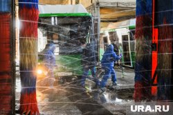 Автобусы регулярно моют и чистят (архивное фото)