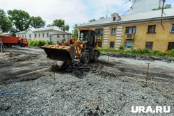 В деревне это первая дорожная техника