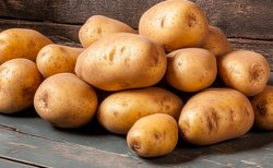 Не весь картофель, что хорошо подрумянивается на сковороде, сохраняет форму в салате