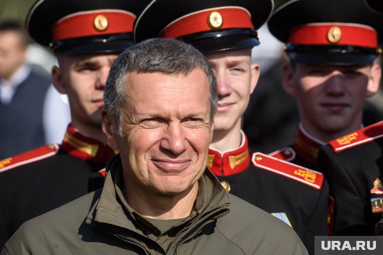 Телеведущий Владимир Соловьев поругался с французским журналистом на параде Победы
