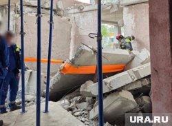 Фото с места ЧП после обрушения конструкций при ремонте школы