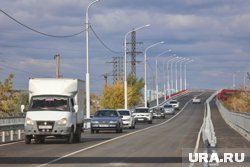 По мосту проезжают до 11 000 автомобилей в сутки