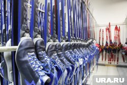 Горожане положительно отреагировали на решение учителя заставить студентов надеть лыжи летом