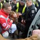 Запрет на медали, русские песни и выход из квартир: как на Украине и Западе не дают людям праздновать 9 мая