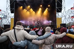 На рейвы GSPD сначала идут в одиночку, а потом приходят с друзьями