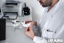 По словам врача, все чаще у молодых начинаются проблемы костей