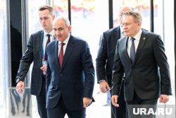 Одним из участников Атомного саммита стал премьер-министр Армении Никол Пашинян (слева)