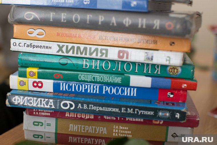 Председатель родкомитета Юрий Леонов предложил знакомить школьников с разными теориями происхождения жизни