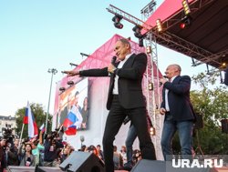 Хор Турецкого спел песни военных лет на концерте в Сургуте