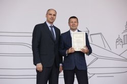 Награды раздали отличившимся работникам