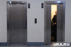 Юный тюменец решил, что мусор можно оставить в лифте