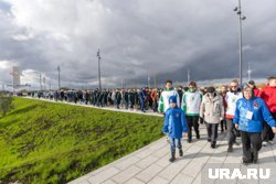В акции «Сад памяти», прошедшей возле стелы «Новый Уренгой – город газодобытчиков и строителей», приняли участие около трехсот человек