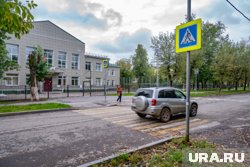 Подросток пересекал дорогу в положенном месте
